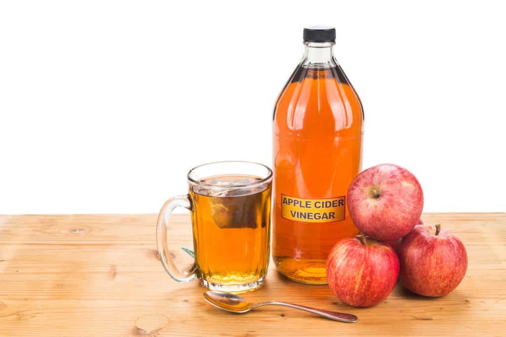 apple cider vinegar to get rid of skunk smell